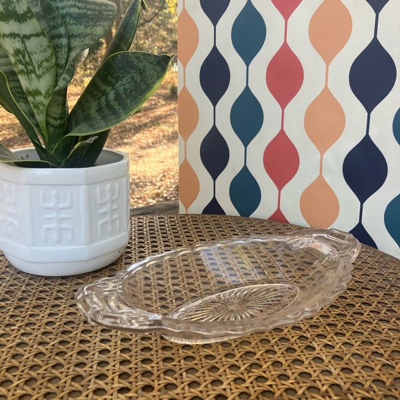 Clear Pressed Glass Starburst Doubled Handled Serving/Relish Dish - Picture 5 of 11